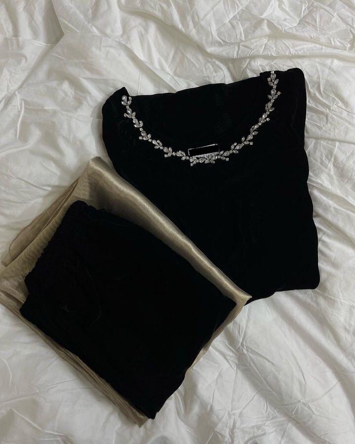 QF- SAHOO VELVET STITCH