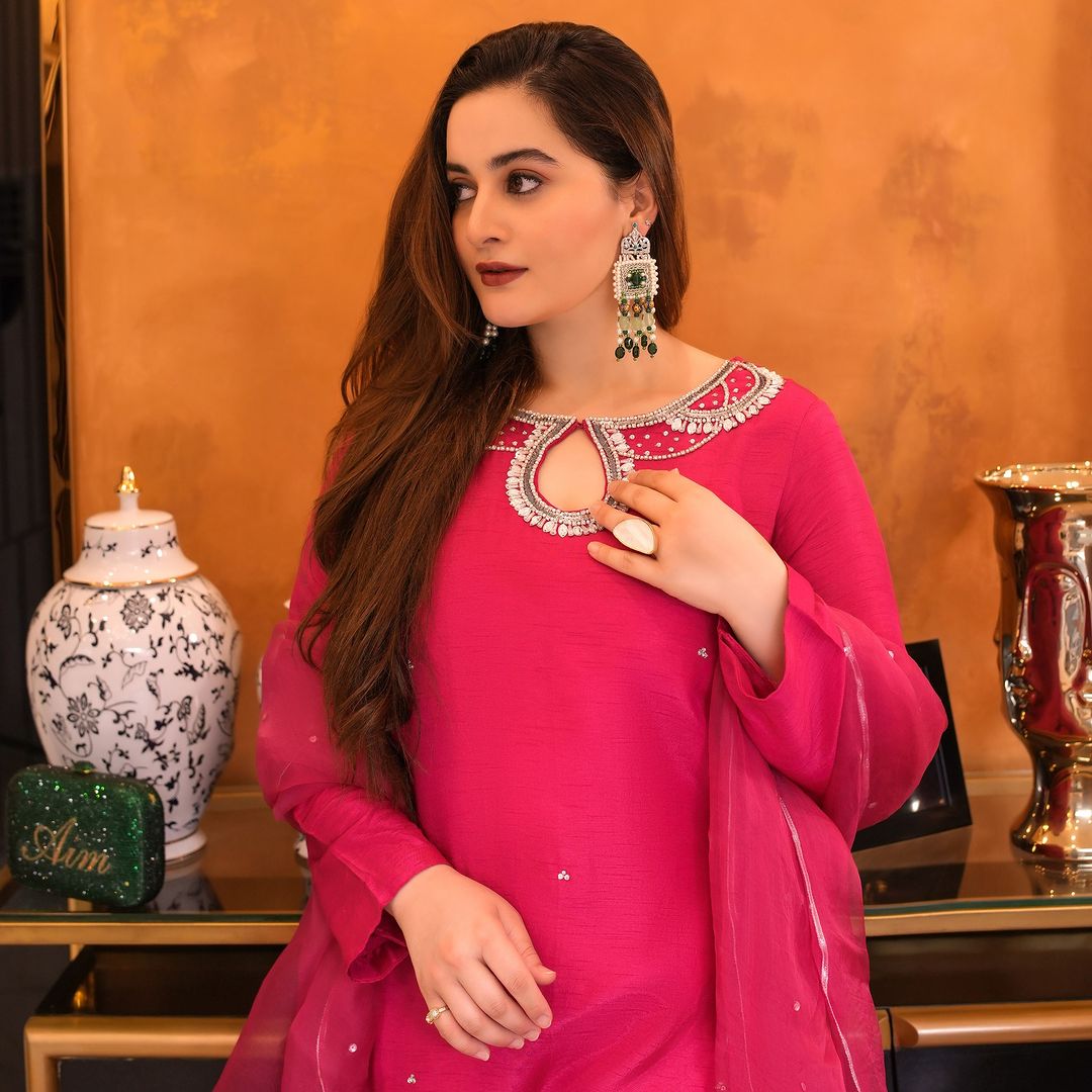 QAFLA COLLECTION  ROSE UNSTITCHED