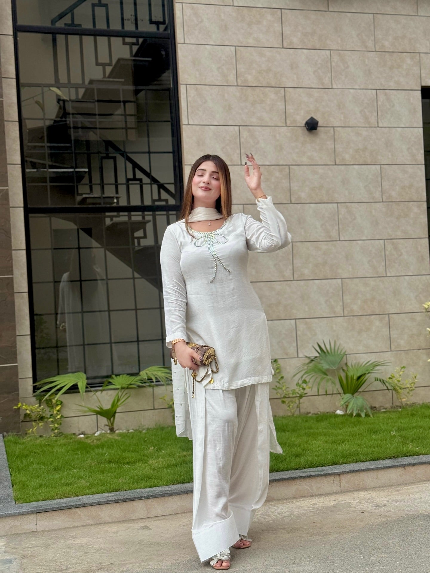 QAFLA COLLECTION MARVI WHITE UNSTITCHED
