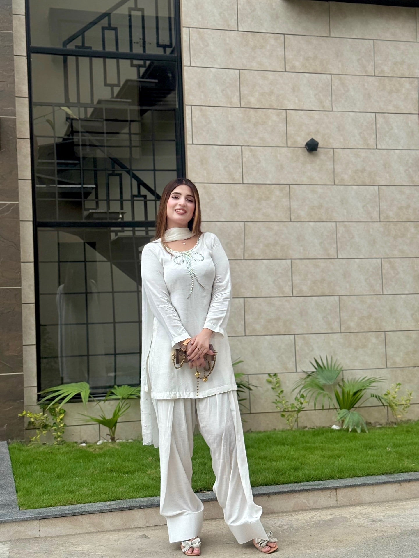 QAFLA COLLECTION MARVI WHITE UNSTITCHED