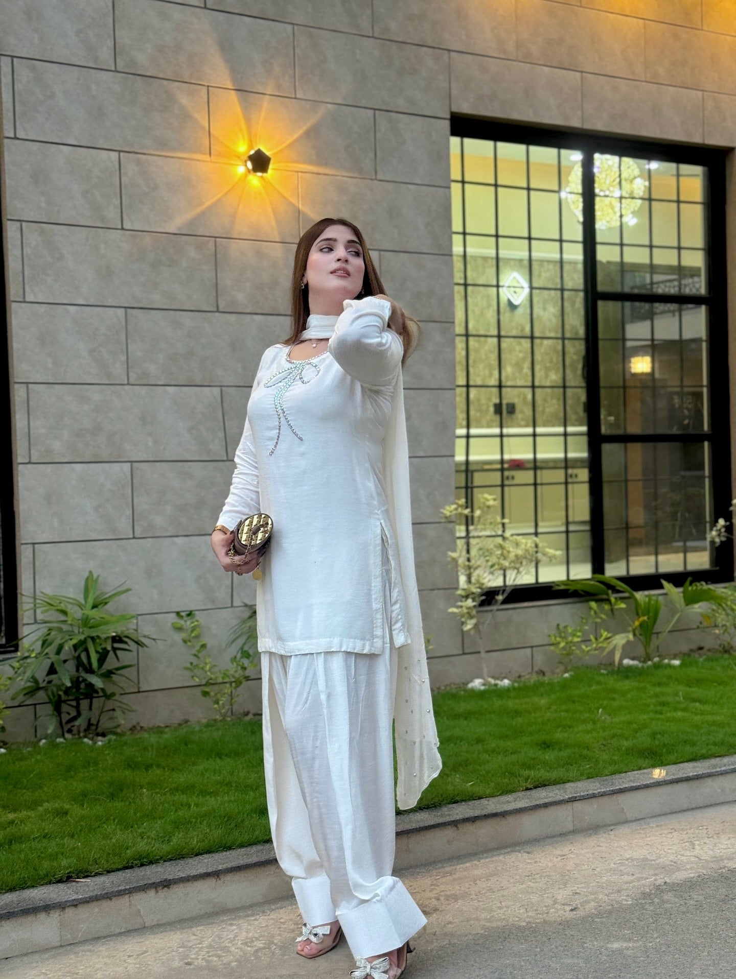QAFLA COLLECTION MARVI WHITE UNSTITCHED