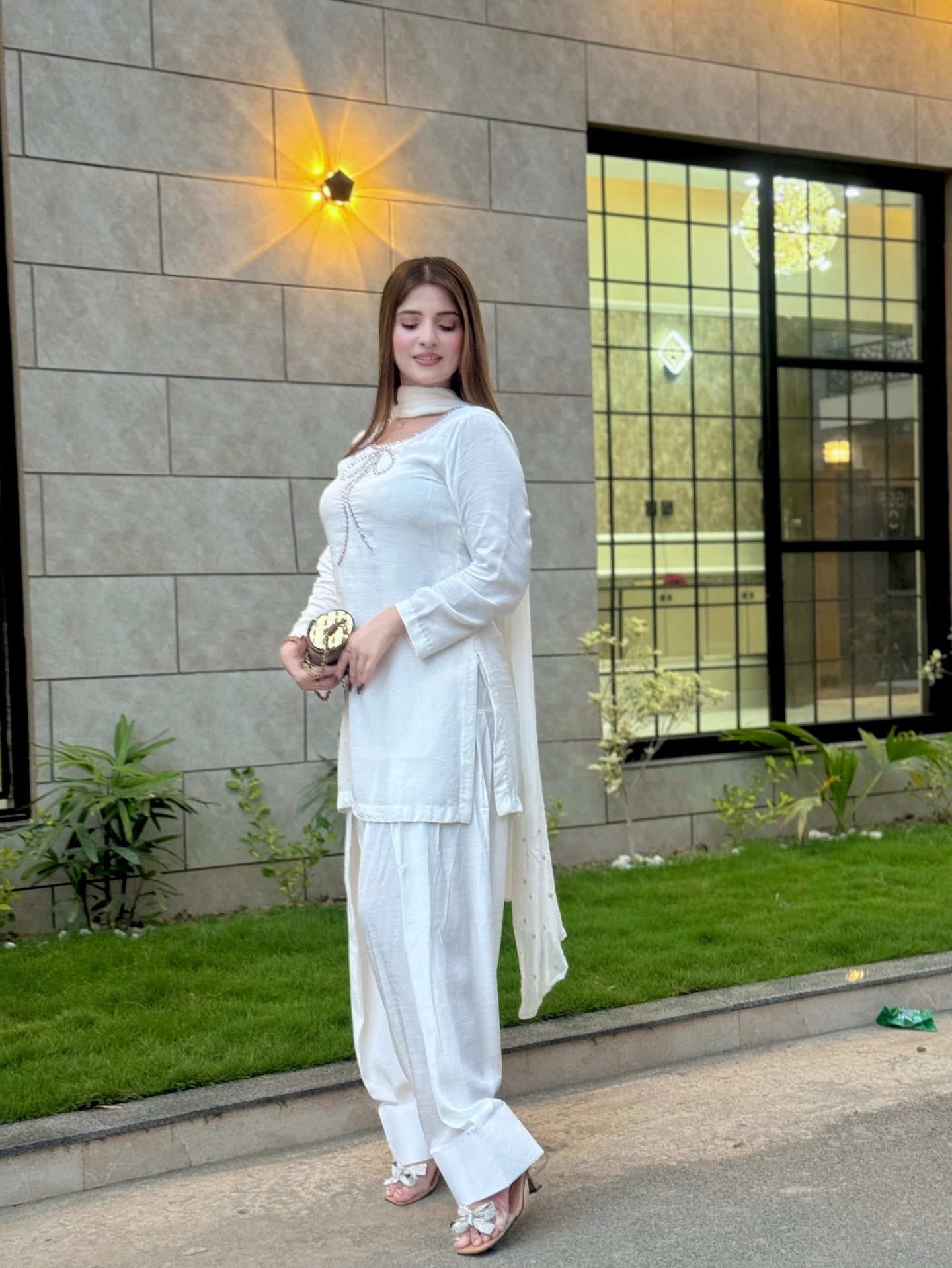QAFLA COLLECTION MARVI WHITE UNSTITCHED