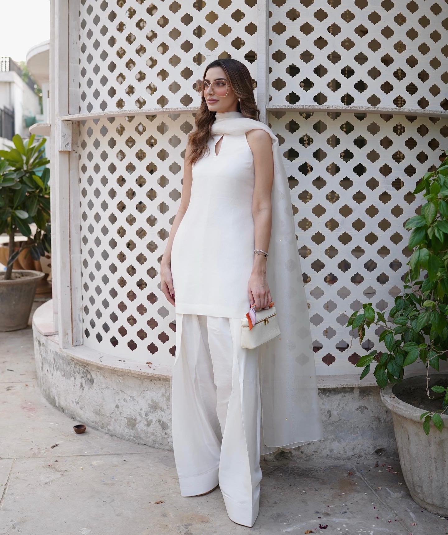 QF- ZAHRA III WHITE STITCH